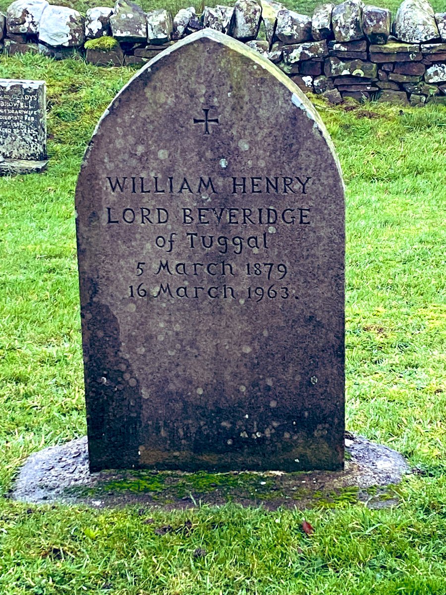 muzzer_daftbat's tweet image. When you are #churchbothering and stumble across the graves of the architect of the welfare state…
#beveridge