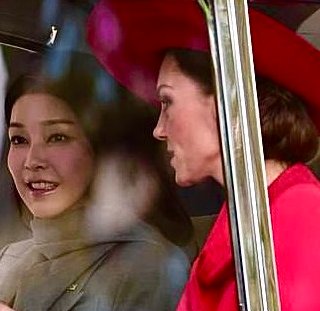 NSome1ne's tweet photo. #Meghanmarkle 
.....

SO THE INVISIBLE CONTRACT FORGOT THE PHOTOSHOP /FILTER THAT PIC?

99% of her pics were filtered/Photoshopped by the BM, 👈🏽only tells you how bad she looks in their eyes that they fell the need to filtered/Photoshop her face.

#OldFaceKate https://t.co/9Ozwaiy3et