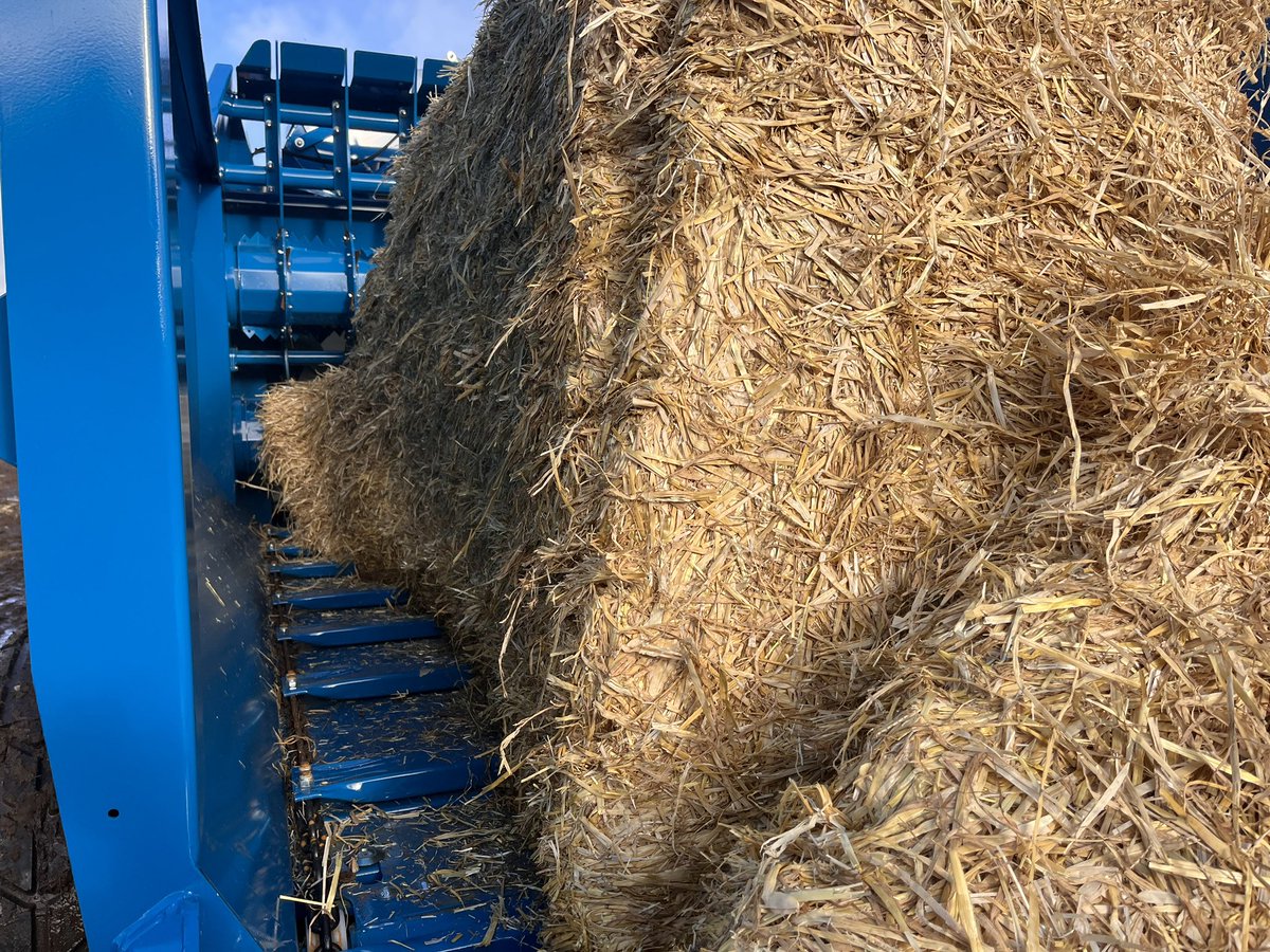 JHarveyEng's tweet photo. We’re always keen to go on site to watch our kit in action but it’s really exciting seeing the products from @kidd_farm do their thing! This is an 850 Bale Shredder bedding up Pig Tents. 
#johnharveyengineering #pigfarming #baleshredder https://t.co/tfJZZ4piMx