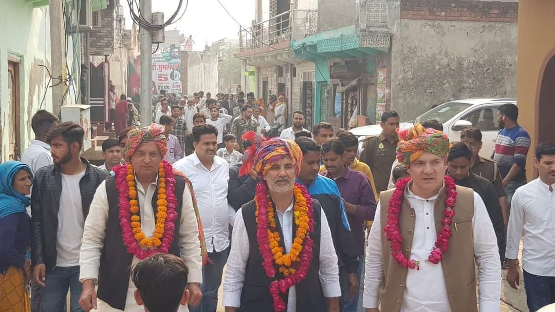 PersannKumar_'s tweet photo. आज राजस्थान के भरतपुर विधानसभा क्षेत्र से राष्ट्रीय लोकदल पार्टी के प्रत्याशी डॉ.सुभाष गर्ग जी के लिये गाँव जगिना,सुति,पिपला,विजयनगर कॉलोनी,भरतपुर सिटी मे विभिन्न कार्यक्रम में शामिल होकर भारी मतों से विजय बनाने की अपील की ।
@jayantrld @MalikBirpal @RLDparty https://t.co/vyx0kGz3xC