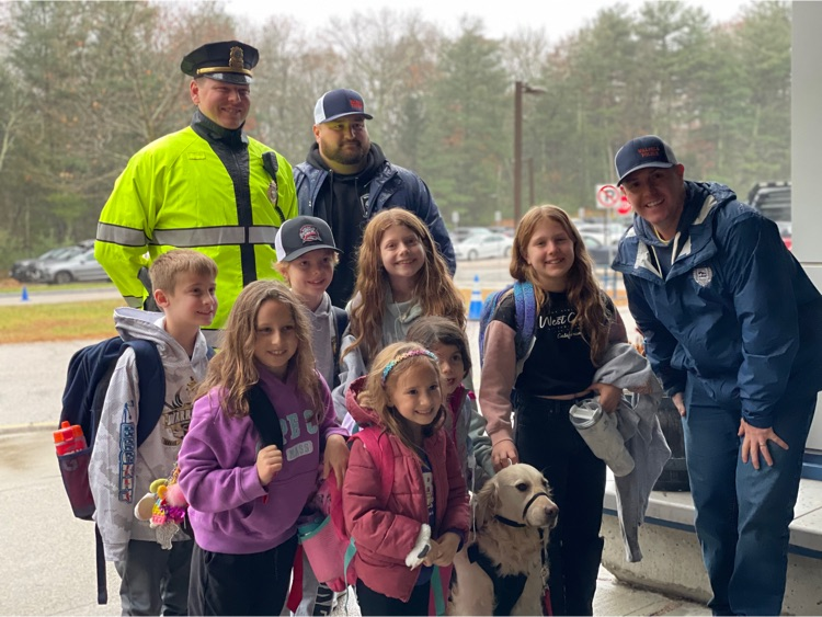 Thank you to Officer Hart, Rebel, and all our friends at the Walpole Police Department for giving some our students a very special ride to school this morning!