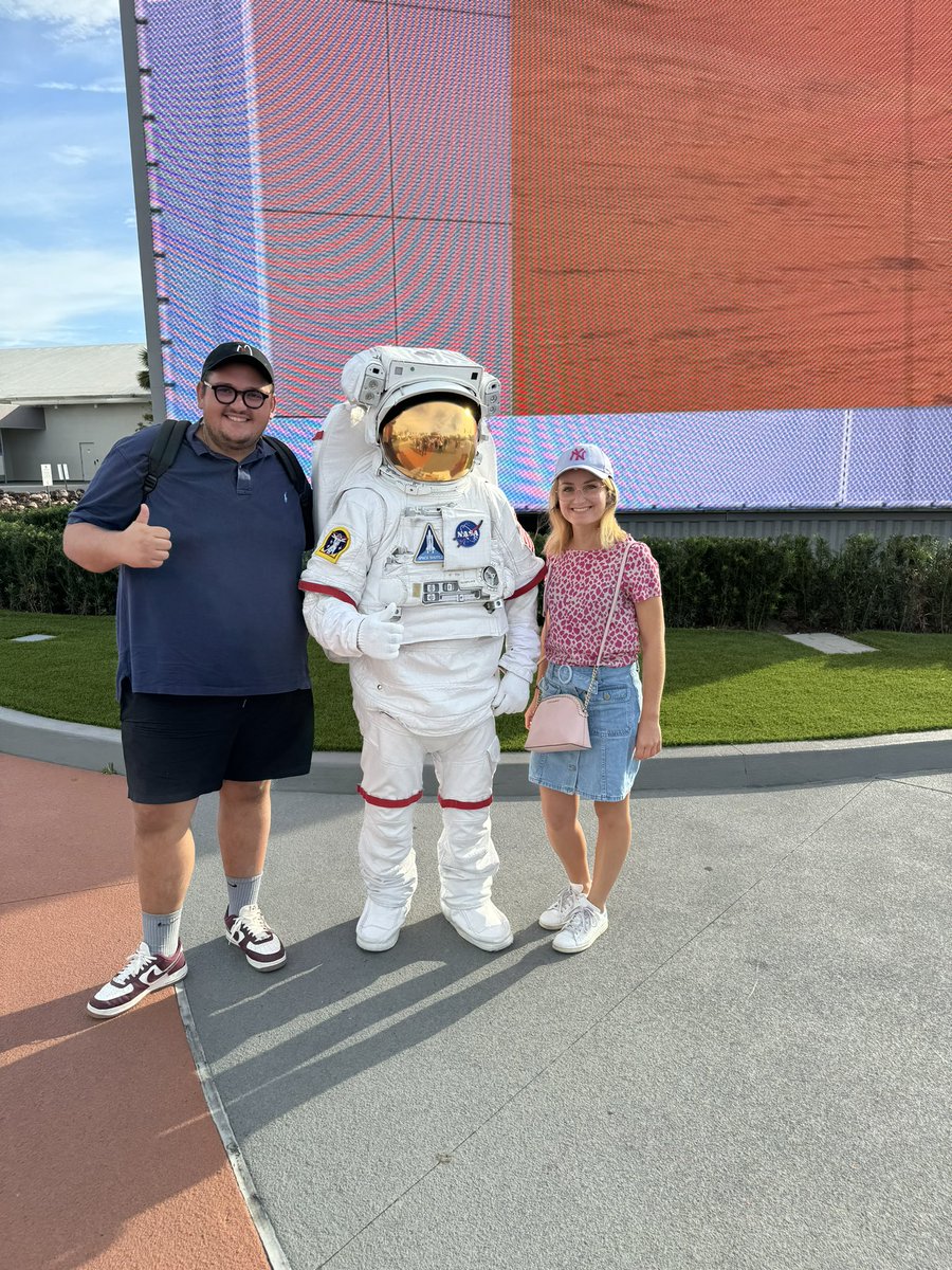 RomainPoret06's tweet photo. Un jour j’espère avec @Thom_astro 🤞🏼 https://t.co/8S6W6KQkB5