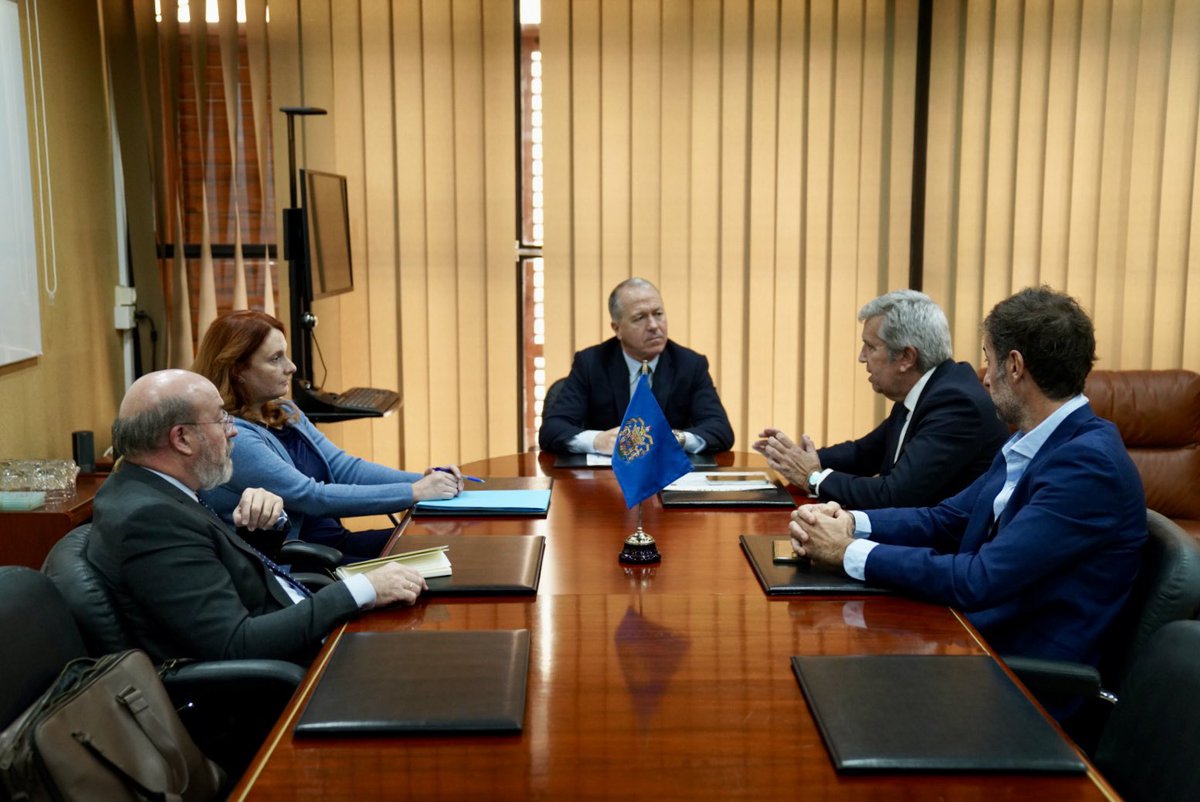 GobiernoMelilla's tweet photo. El vicepresidente primero, @mmarinmelilla, se ha reunido con Javier Collado, director general de la Fundación INCYDE, institución creada para incentivar el crecimiento empresarial y que pondrá en marcha en la ciudad cursos de formación para fomentar el emprendimiento. https://t.co/YyTOd8p5tC