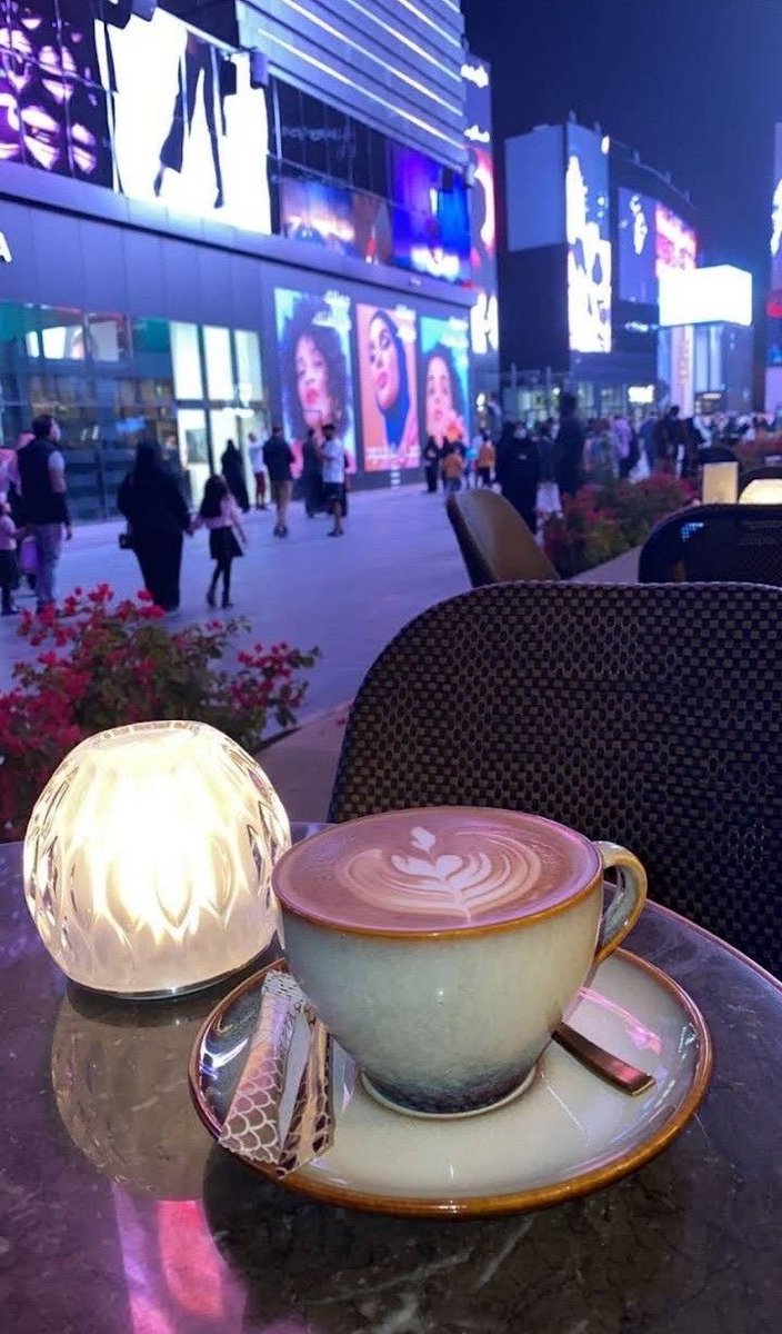 I like to sit and watch people

Riyadh 🌹