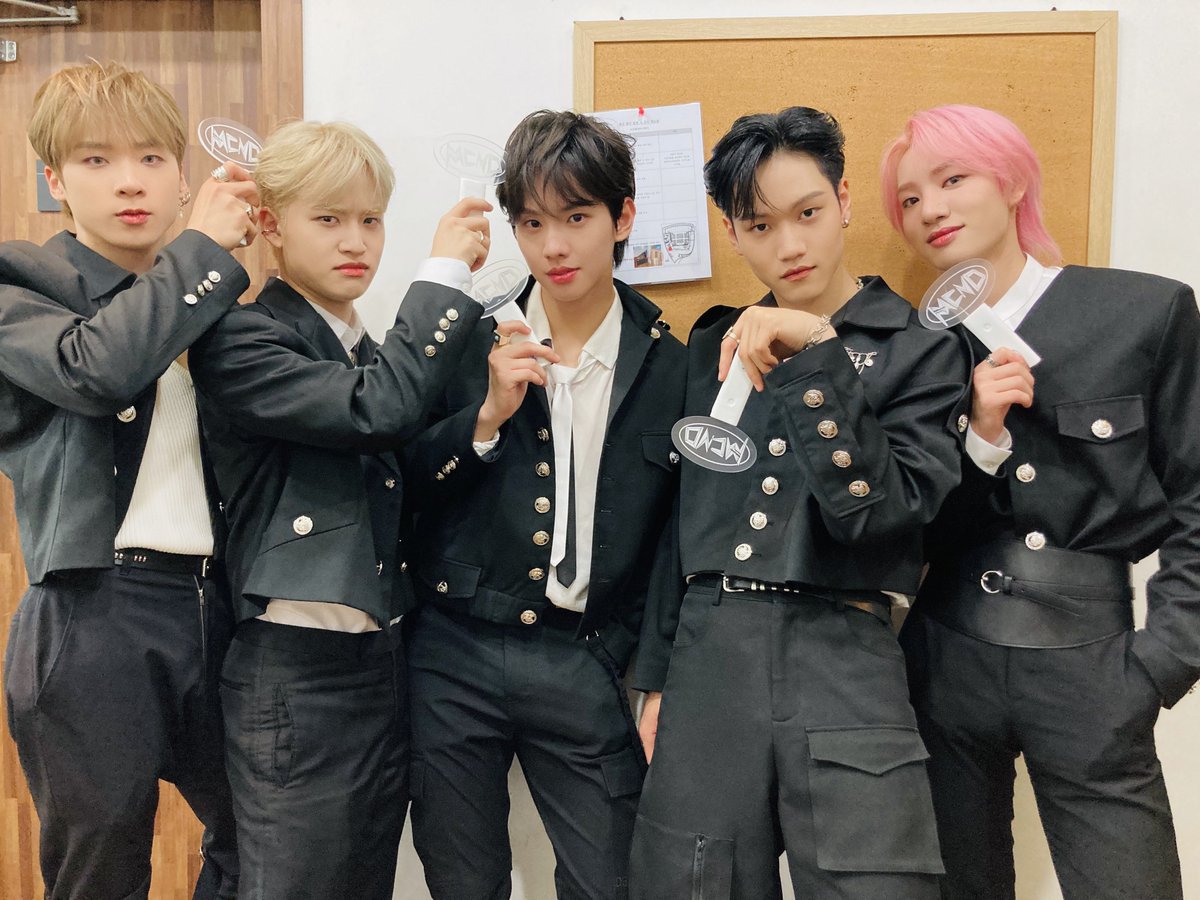 McndOfficial_'s tweet photo. [#MCND] 더 성장한 모습으로 GEM💎들을 만날 수 있어서 행복했습니다😆 이번 활동도 다 같이 가보자!

#엠씨엔디
#ODD_VENTURE #오드벤처 https://t.co/gVYwojeJ9m