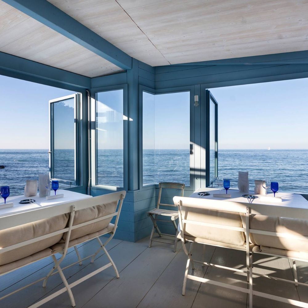 A Portonovo la cucina del #Clandestino di <a href="/morenocedroni/">Moreno Cedroni</a> stupisce ancora. Non più per il sushi all'italiana, ma per il racconto seducente dei piatti ricchi di riferimenti culturali 👇

cibovagare.it/recensioni/ris…