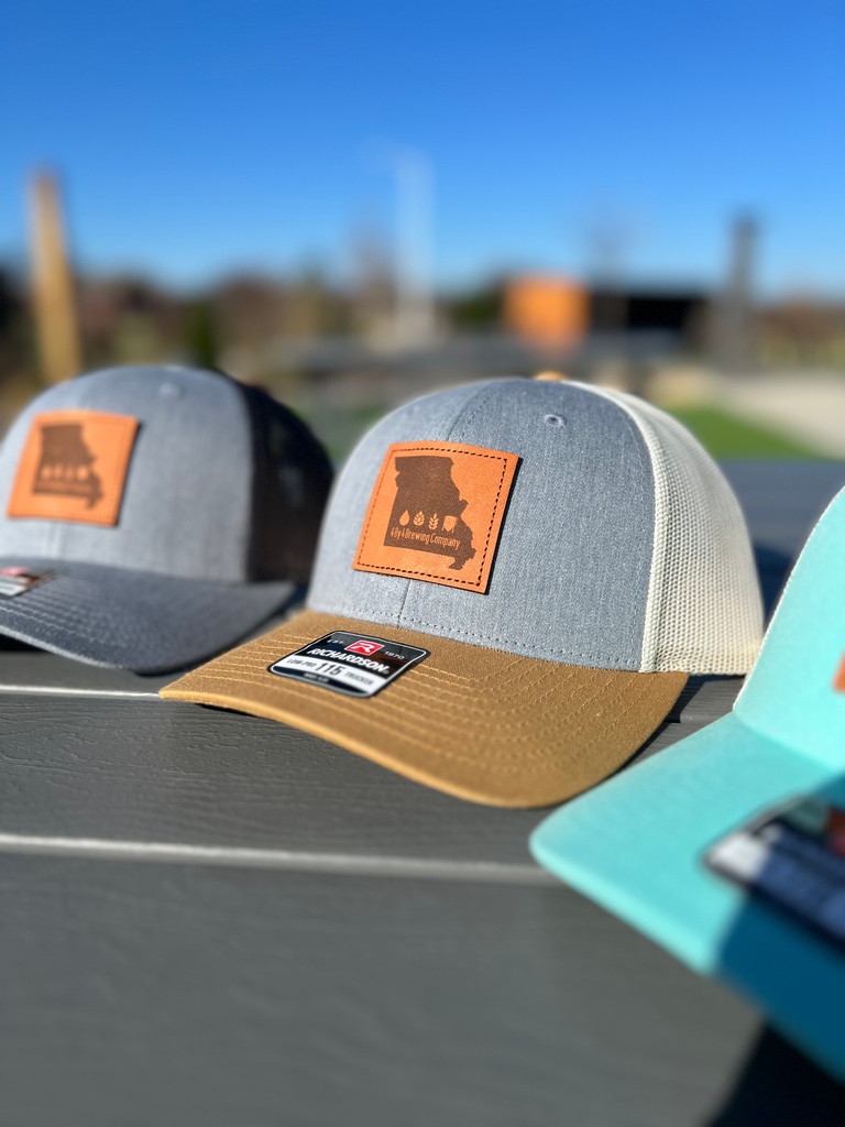 Our only tri-color hat option currently!

This heather grey/birch & gold is so much fun if you like to be a little playful with your hat options.

Get yours now - $31.50!

#richardsonhats #missouripatch #outnow #allthecolors #4by4brewingco