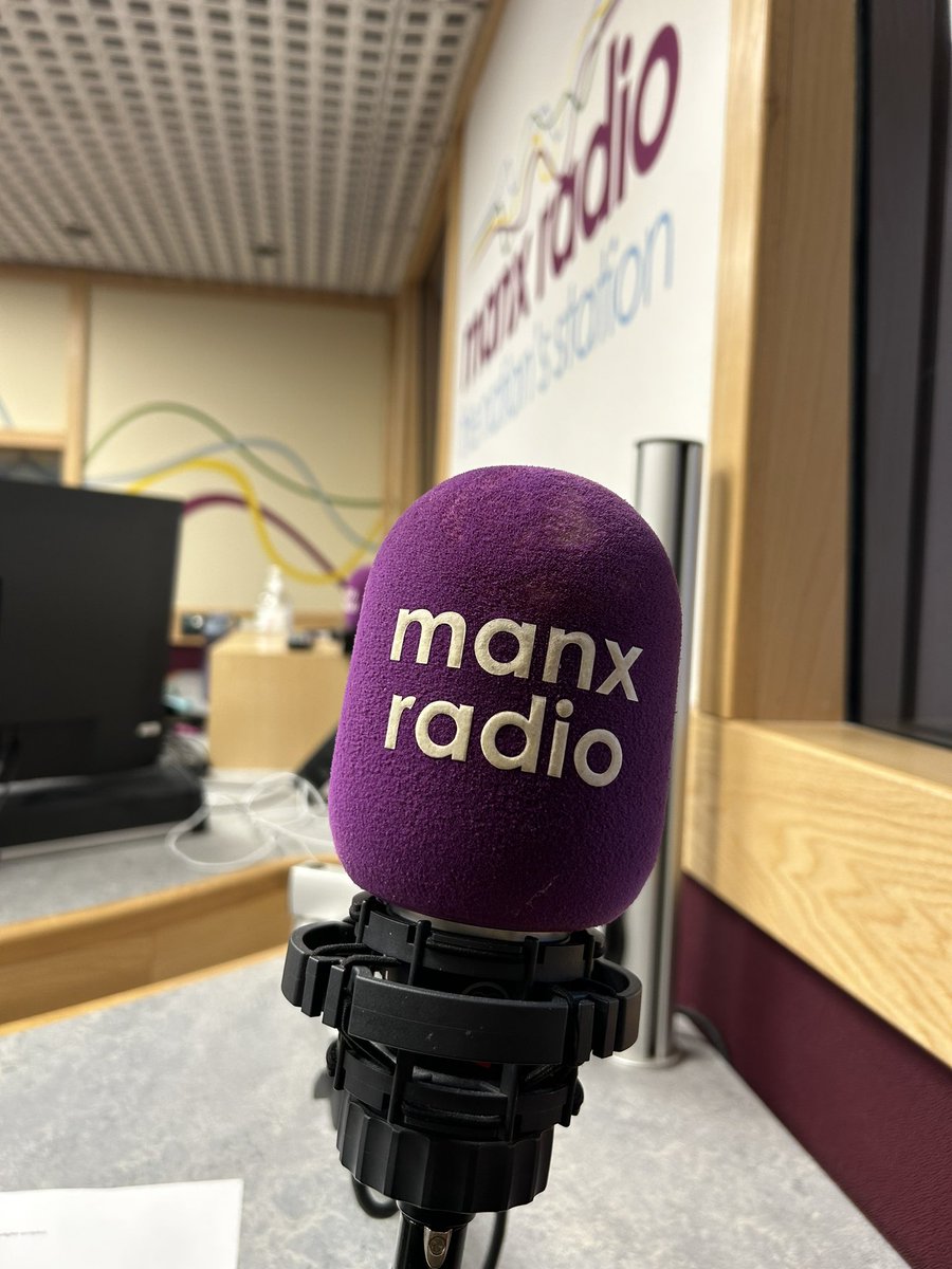 liam_bottle's tweet photo. Proper studio. @ManxRadio bit different to my own set up! 😁 https://t.co/BEX5MIQ3Pp
