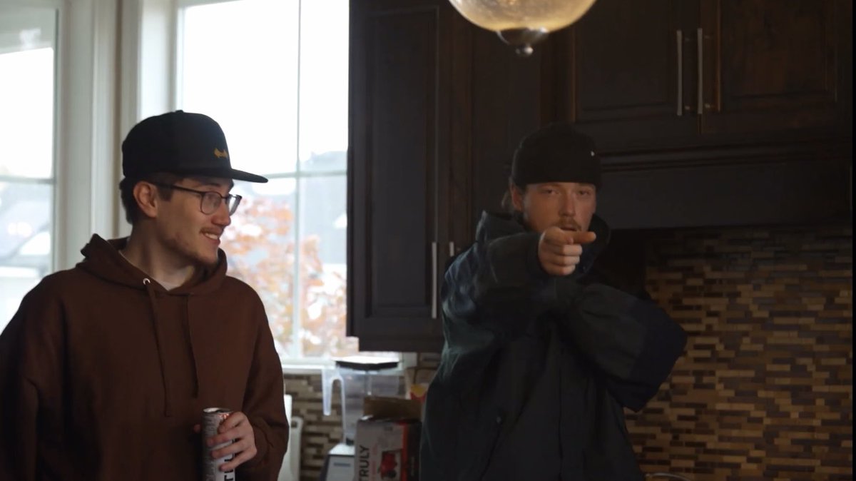 4rosyonly's tweet image. SOON YALL 🔫 #kingpridemusicvideo