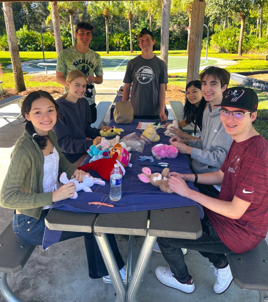 Chase Hartman (@readrepeatorg) on Twitter photo Working with the Environmental Club to sew pet toys out of upcycled used stuffed animals for two shelters in NC and AZ! Eco Brothers has assembled 5000 in the past 5 years! #savetheplanet <a href="/SicklesHigh/">Sickles High School</a> Working with the Environmental Club to sew pet toys out of upcycled used stuffed animals for two shelters in NC and AZ! Eco Brothers has assembled 5000 in the past 5 years! #savetheplanet <a href="/SicklesHigh/">Sickles High School</a>
