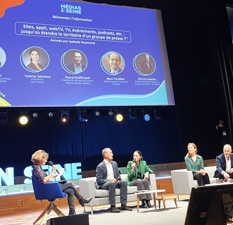 CMIMediaFrance's tweet photo. Valérie Salomon revient sur le développement d'expériences éditoriales et servicielles inédites par #CMIFrance, lors de la table ronde @MediasEnSeine : étendre le territoire d'un groupe de presse au-delà des frontières conventionnelles.
#InnovationMedia #MediasenSeine #Medias https://t.co/hXySSVziYf