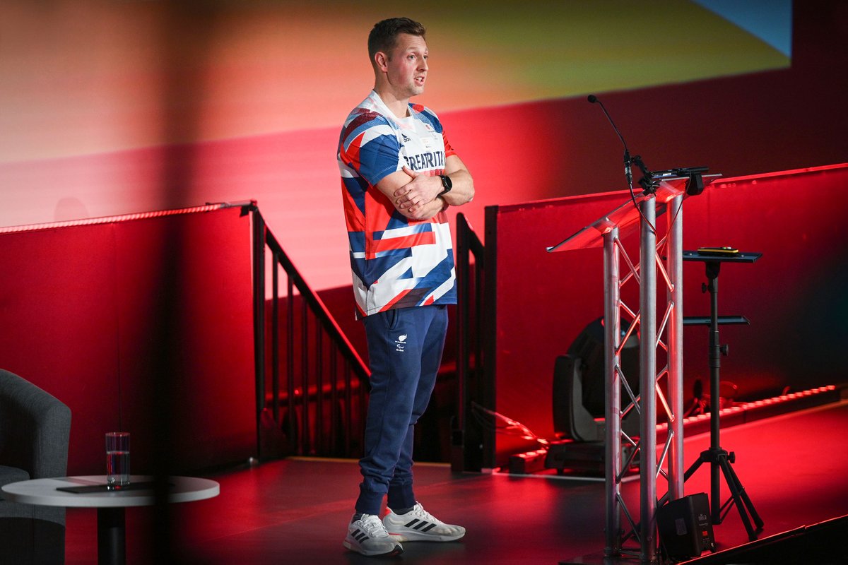 Richard Harris tweet media