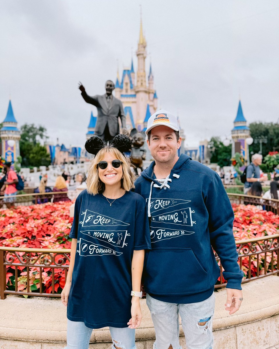 LostBrosTweets's tweet image. OUR BLACK FRIDAY WEEK SALES START TMRW AT 8PM!! But we’re giving early access to random people who follow and RT, and reply with which design they’re most excited for!!🤘

Which of these has you most stoked? Mickey TV, Heelers Jerseys, Don’t Touch My Dino, or Keep Moving Forward?