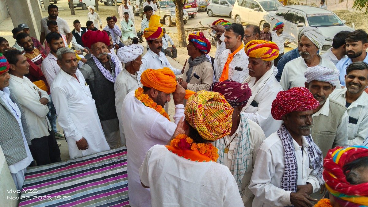 आभार "लॉक" 

चहुंओर समृद्धि लाएंगे,
निवाई पीपलू में पुनः भगवा लहराएंगे!

आप सभी विधानसभा के प्रबुद्धजनों और गणमान्य नागरिक बंधुओ के अपनत्व और प्रेम ने निवाई पीपलू में भाजपा को पुनः जिताने के संकल्प को मजबूत किया।

सभी का आभार एवं धन्यवाद ।