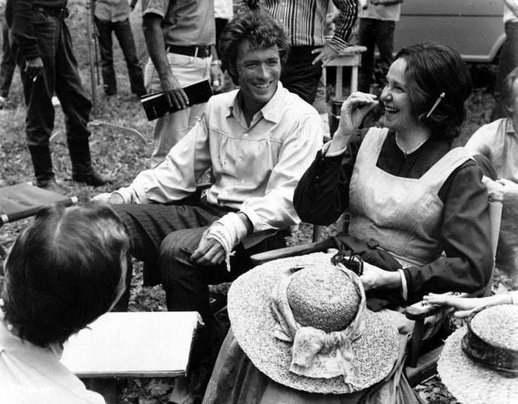 Clint Eastwood and Geraldine Page on the set of 'The Beguiled', (1971). 📣📽️🎬 #BehindTheScenes #FilmTwitter #ClassicMovies #TCMParty #BOTD #GeraldinePage