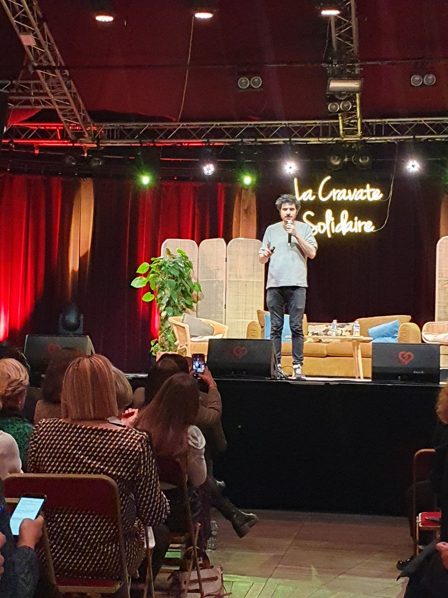 Biais et recrutement.
Merci #AlbertMoukheiber pour cet exposé sur les biais cognitifs et comment ils impactent le recrutement que l'on soit candidat ou recruteur.
#10ans @LaCravateSolidR
