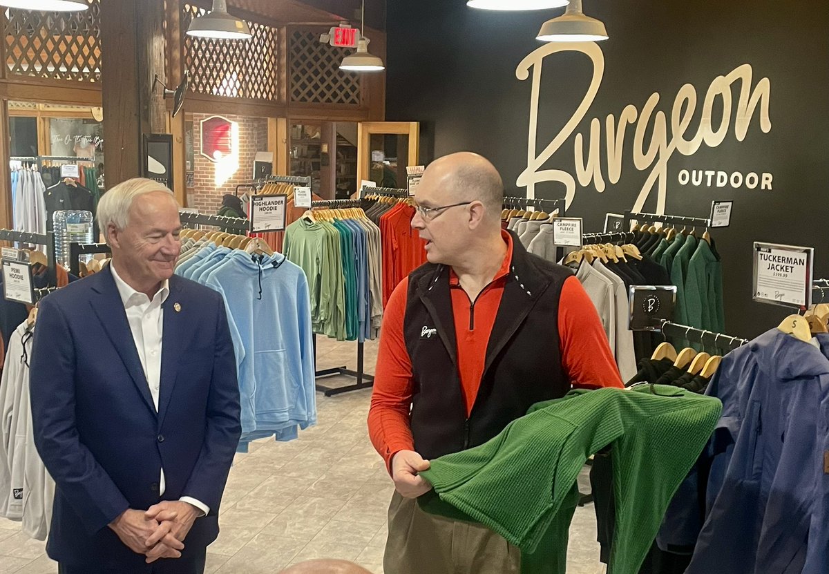rudyglocker's tweet photo. Was great to have @AsaHutchinson stop by @BurgeonOutdoor to learn more about our mission and discuss issues important to Granite Staters! #madeinusa #burgeonoutdoor #newhampshire https://t.co/7usiKfuhZz