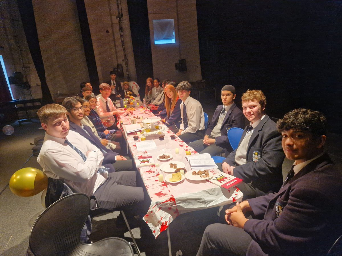 HGS English Department tweet media