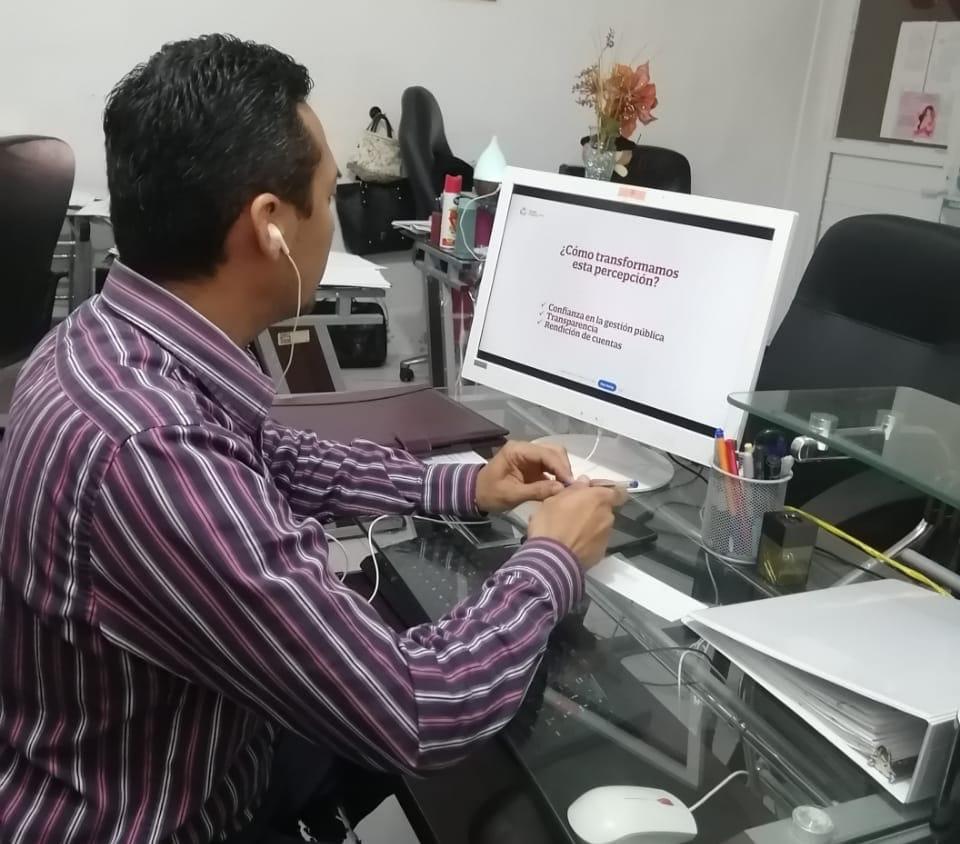 SABGCampeche's tweet photo. Con el objetivo forjar una cultura de transparencia, en cada uno de los servidores públicos del Poder Ejecutivo Estatal, se capacitó al personal de #COESICYDET y #COPRISCAM, con la Plática "Transparencia y Acceso a la Información, Herramientas en el Combate a la Corrupción". https://t.co/vuCyxFsk0h
