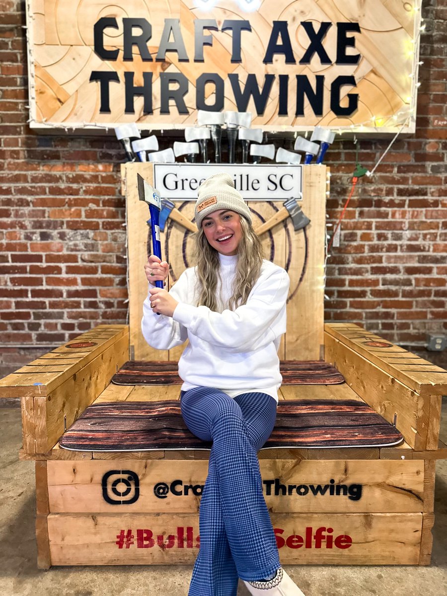 craft__axe's tweet photo. Come on to Craft Axe and kick some AXE🍻😆🪓 #axethrowing #thingstodo #fun #axe https://t.co/P99Dl1ImpN