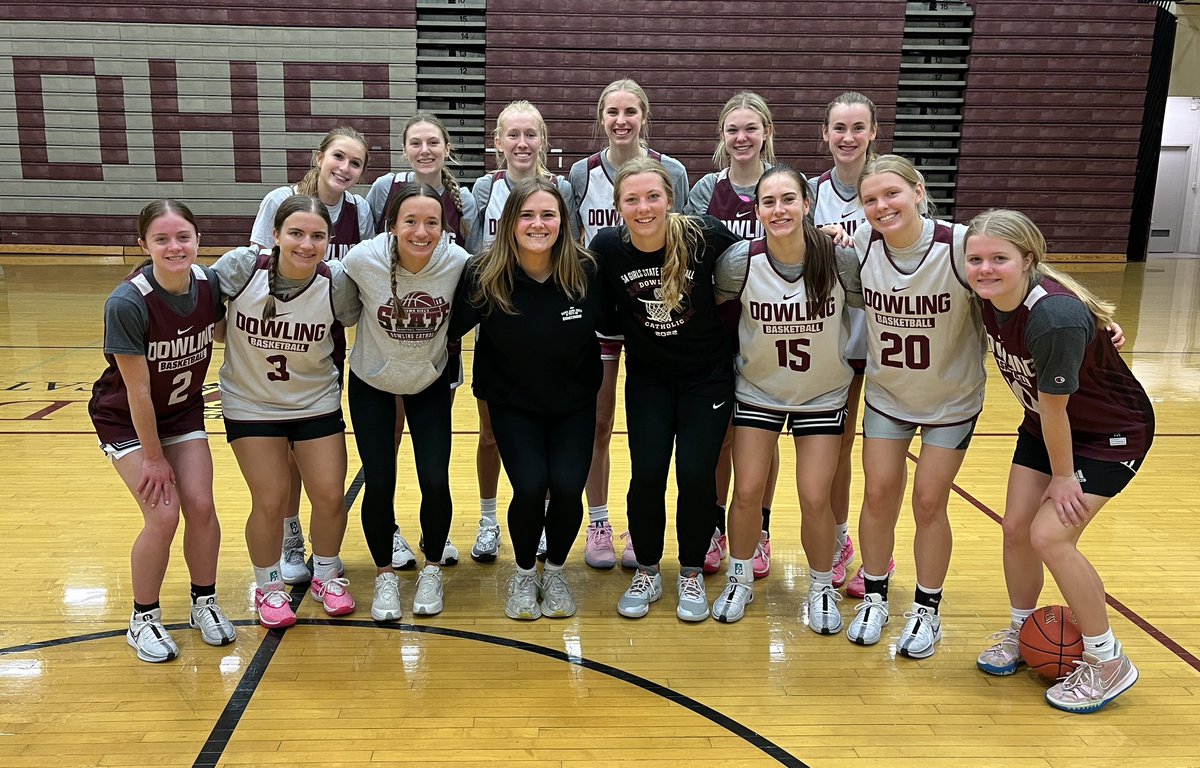 dchsgbb's tweet photo. We love when alumni stop by practice when they’re back in town! So great to see Emma, Julia, Ella & Paige! #OnceAMaroonAlwaysAMaroon https://t.co/TtkhuRRe0Q