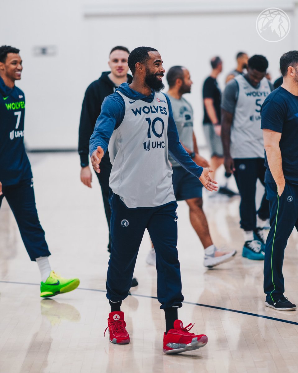 Timberwolves's tweet photo. reppin’ THE Ohio State https://t.co/fmPQxohjTn