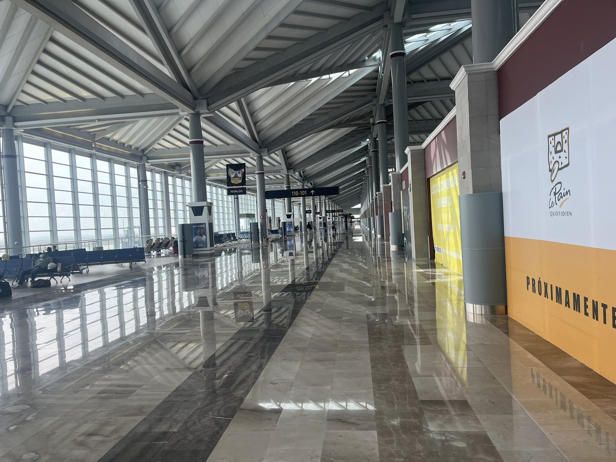 Acabo de pasar una hora llena de tranquilidad y paz; lejos de aglomeraciones y ruidos.  ¿Podrán adivinar?