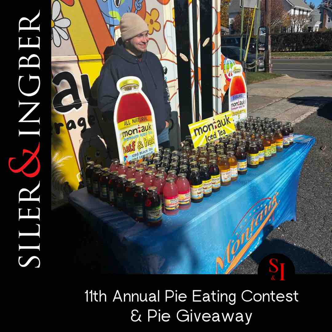 SilerandIngber's tweet photo. Who has the BEST sponsors? WE DO! Big thanks to Montauk Iced Teas for coming to our event and sampling their delicious teas and beverages! #goodtimes #montaukicedteas Montauk Iced Tea https://t.co/xReByKhNWo