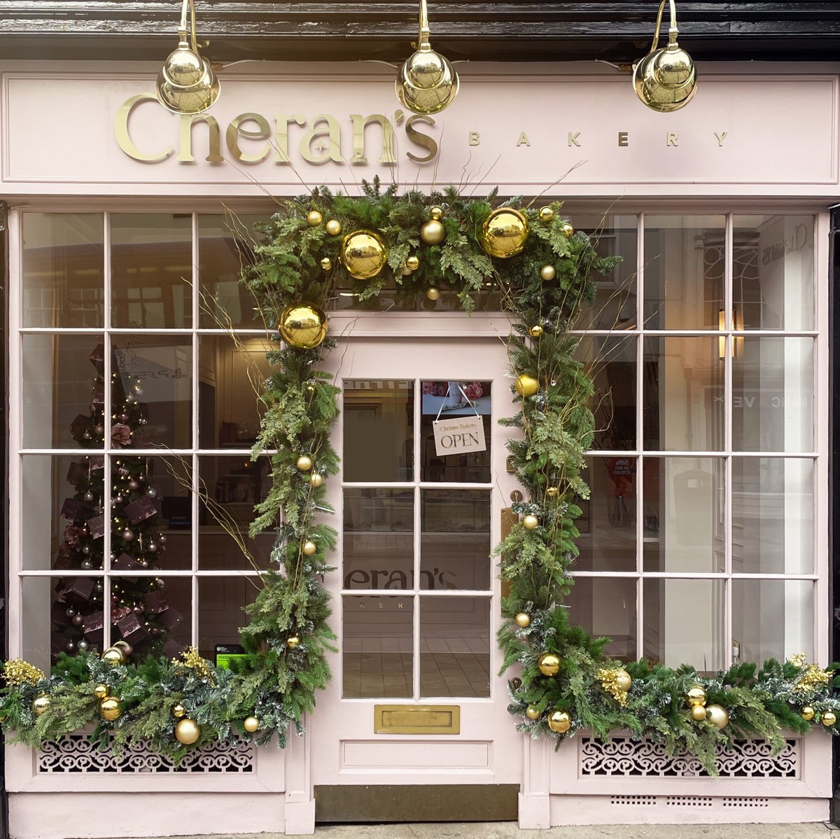 Royal Star Arcade tweet media