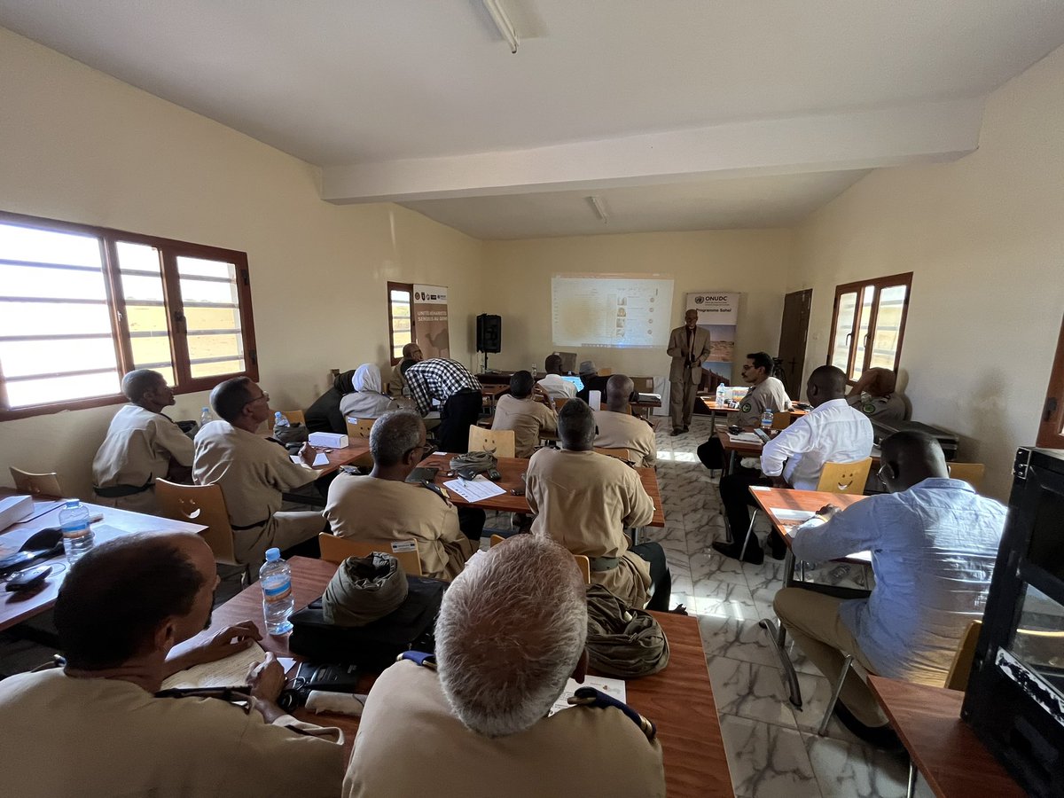 UNODC_Sahel's tweet image. 🇲🇷 En Mauritanie, près de la frontière malienne, le unités mobiles de la Garde Nationale se forment sur la @CITES et se préparent à sensibiliser leurs communautés aux crimes environnementaux 🌍
 #méharistes 
Merci @FCDOGovUK