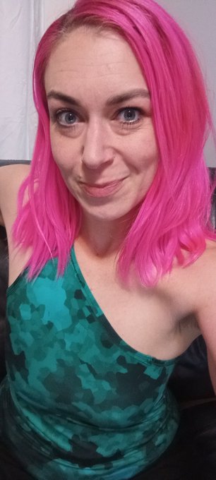 C'mon! One of you lovely gents wants to buy me lunch, right? 😜.  Wishtender me $20 please and thanks<a href="/tag/feet"class="tags"><span>#feet</span></a><a href="/tag/feetpicsforsale"class="tags"><span>#feetpicsforsale</span></a><a href="/tag/feetseller"class="tags"><span>#feetseller</span></a>