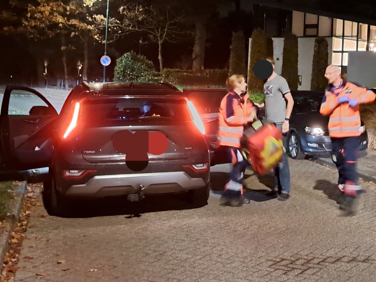 NWolterink's tweet image. Reanimatie  Dijkstraat #Veenendaal  ook de #Lifeliner3  terplaatse  geweest