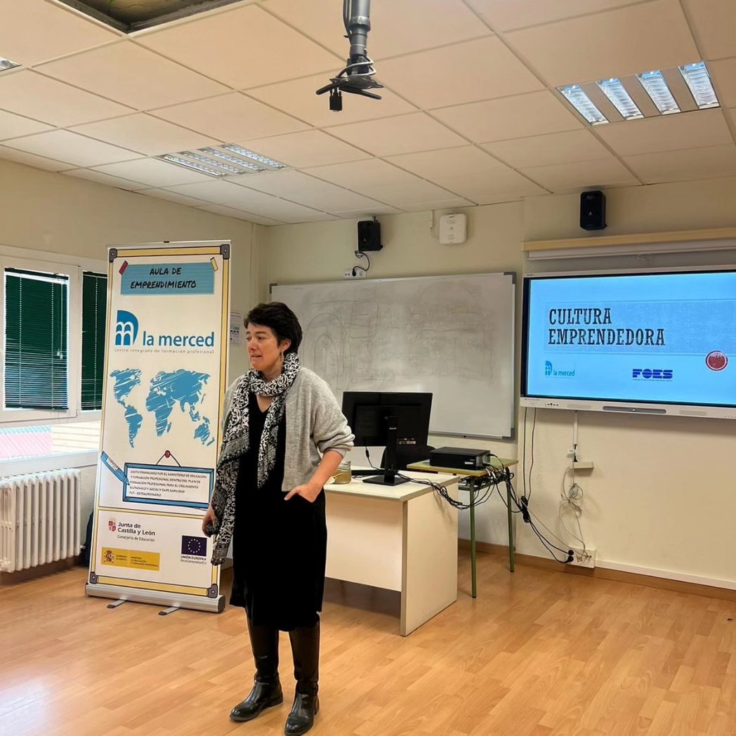 CIFPLAMERCED18's tweet photo. Hoy hemos hecho doblete con la formación del #auladeemprendimiento de la mano de @03071960 de @foes_soria para ofrecer dos talleres. Uno de #actitudemprendedora y otro de #financiaciónempresarial  #mefp_emprendimientocyl #planderecuperación #apecyl ,#fp #estudiafp #fol #eie https://t.co/XfKY8UMJlc