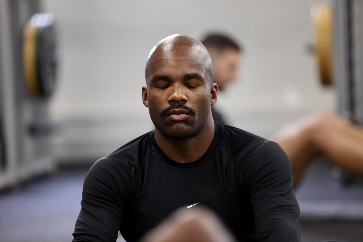 Peace &amp; Work 🏴