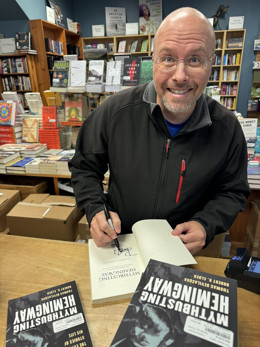 robertkelder's tweet image. I stopped at @TheBookTableOP in #OakPark to sign copies of “Mythbusting Hemingway.” 

If you need a signed copy, drop by, or you can order it online here:

booktable.net/book/978149306…

#Hemingway
@LyonsPress