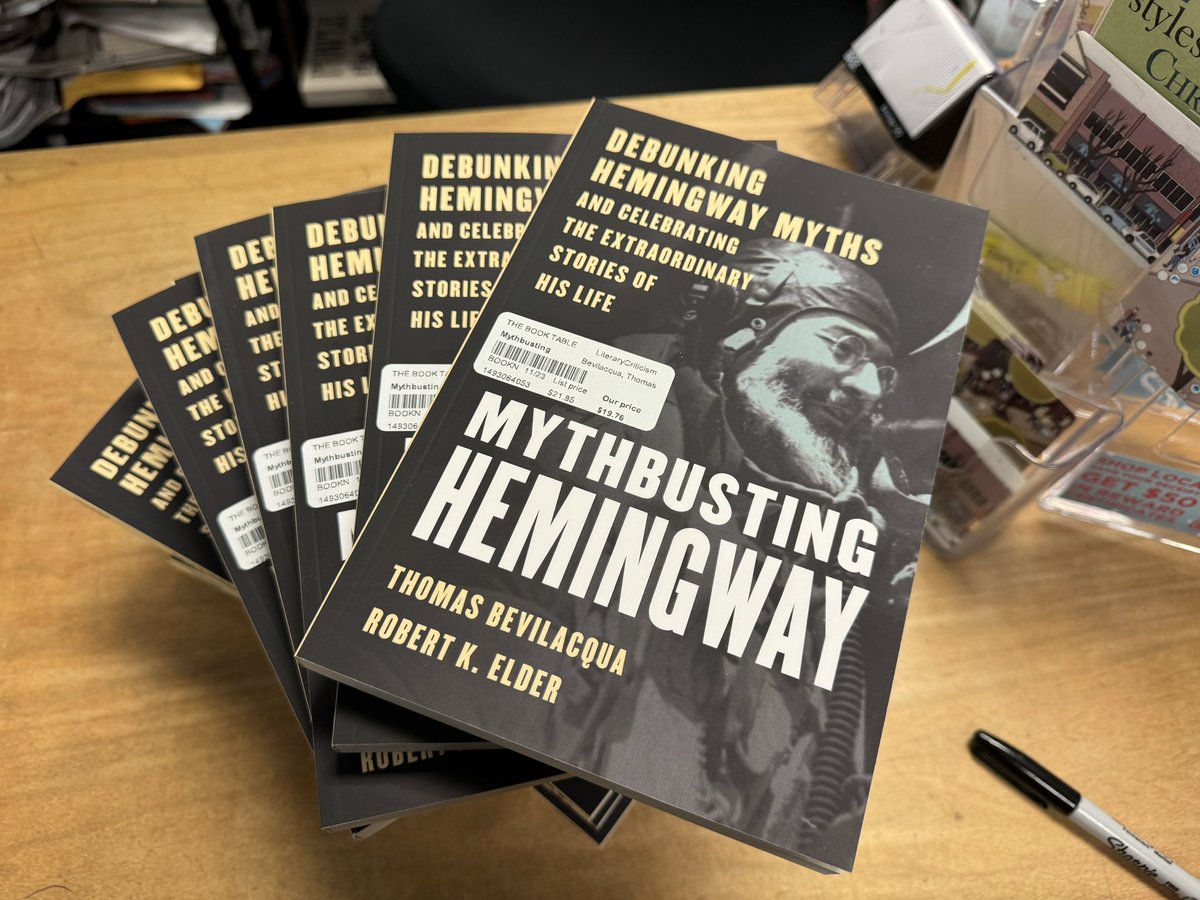 I stopped at @TheBookTableOP in #OakPark to sign copies of “Mythbusting Hemingway.” If you need a signed copy, drop by, or you can order it online here: booktable.net/book/978149306… #Hemingway @LyonsPress