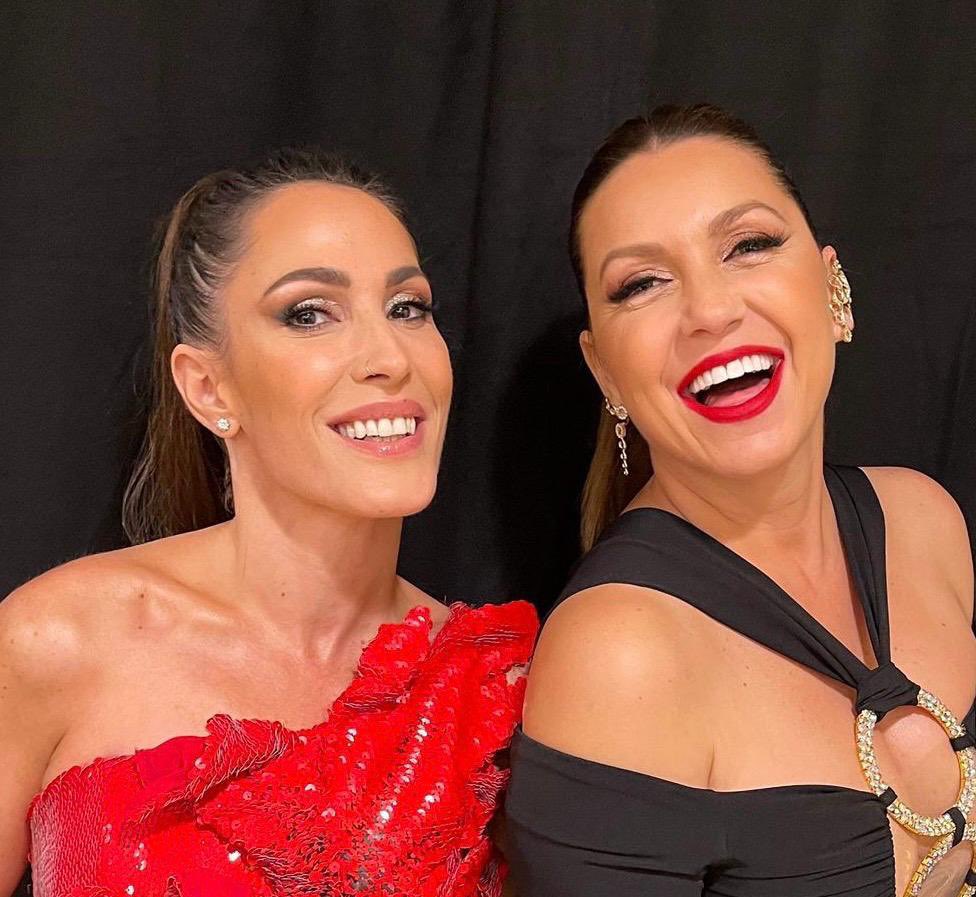 _MaluOficial_'s tweet photo. Q ilusión me hace esto!! Compartir con mi querida amiga a la q adoro @npastorioficial una canción tan especial como es Enamorada! Ojalá la disfrutéis tanto como nosotras! Gracias Chaboli por tu arte inigualable y tu forma de sentir la música! Esta canción me enloquece y el próximo viernes será vuestra también!!