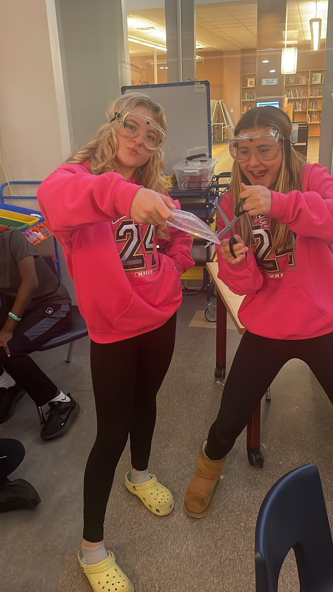 Having so much fun in #Stem 

Getting ready to prep our self watering coding devices for the winter break. 

<a href="/bhncdsb/">BHNCDSB</a>