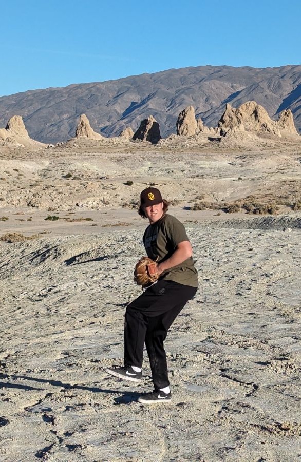 DillonRFoster's tweet image. Tossin' at Trona Pinnacles National Monument this week. Happy Thanksgiving! #keepworking #tronapinnacles #deathvalley @BUncommitted @FlatgroundApp @armsrepublic_ @phpatriotsbsbl @bpasportsgroup @CoastRecruits