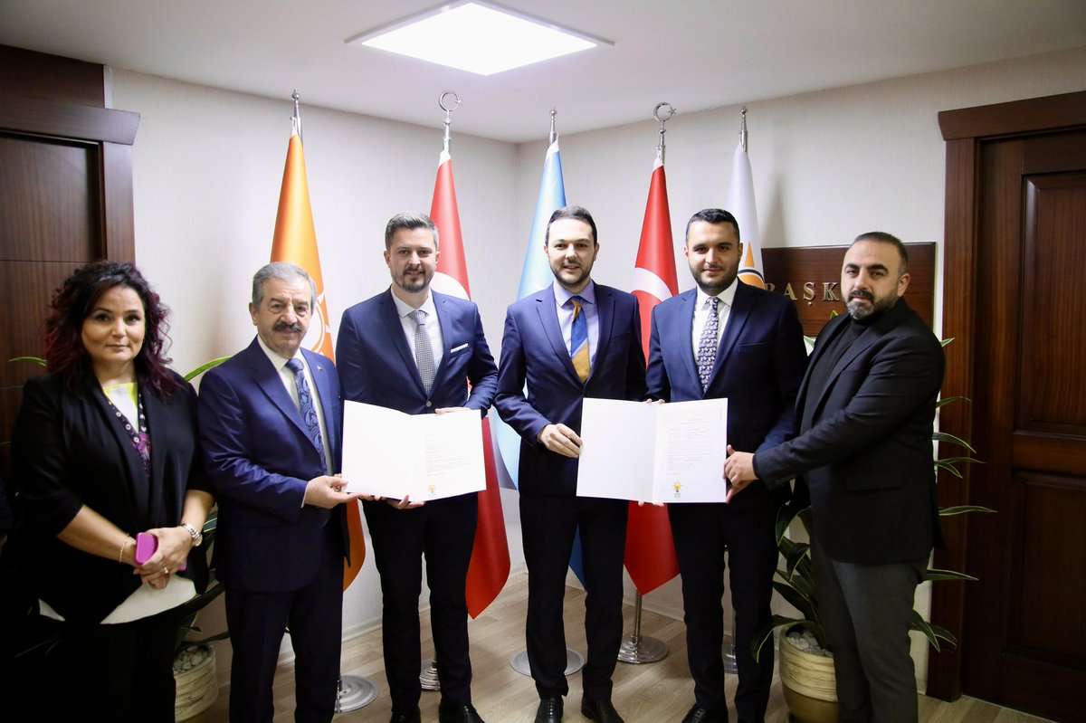 efedemirhann's tweet photo. İl Gençlik Kolları Başkan Yardımcılarımız, Teşkilat Başkanım Yusuf Teceren Gölbaşı’na ve Yerel Yönetimler Başkanım Murat Özkan Kalecik’e Belediye Başkanlığı Aday Adaylığı başvurularını gerçekleştirdiler.

Kıymetli kardeşlerime çıktıkları bu yolda başarılar diliyorum.

2024⏳😎💪🏻 https://t.co/0EBxeCZaQr