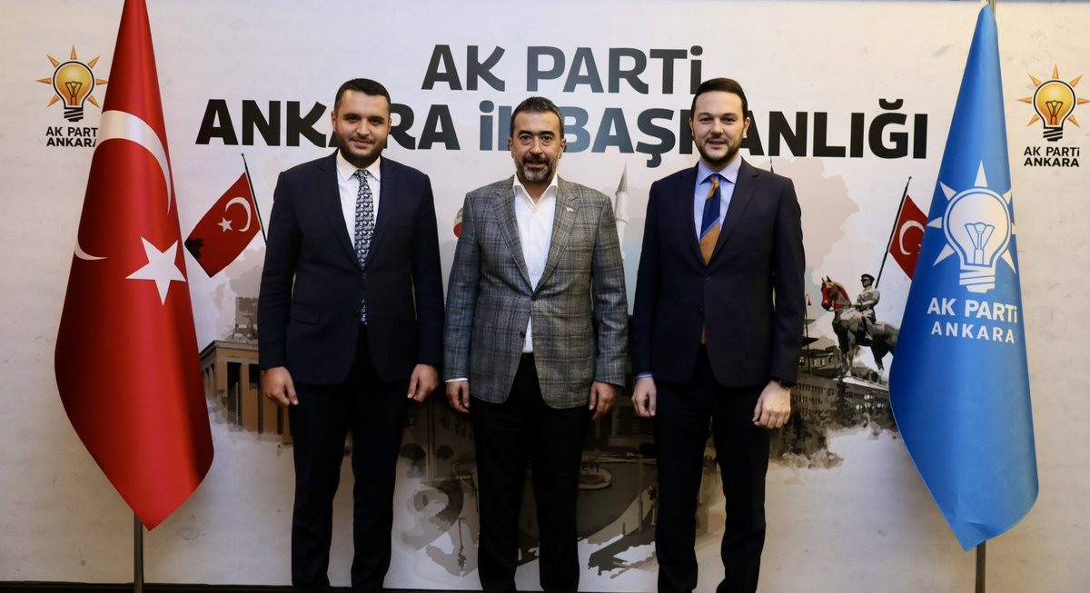 efedemirhann's tweet photo. İl Gençlik Kolları Başkan Yardımcılarımız, Teşkilat Başkanım Yusuf Teceren Gölbaşı’na ve Yerel Yönetimler Başkanım Murat Özkan Kalecik’e Belediye Başkanlığı Aday Adaylığı başvurularını gerçekleştirdiler.

Kıymetli kardeşlerime çıktıkları bu yolda başarılar diliyorum.

2024⏳😎💪🏻 https://t.co/0EBxeCZaQr
