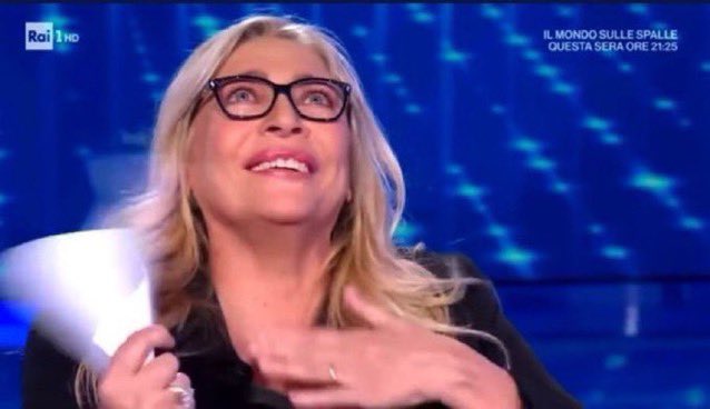 itsoksofi's tweet photo. è arrivato da 10 min e già sta urlando in napoletano #uominiedonne https://t.co/kt4DjMmvNv