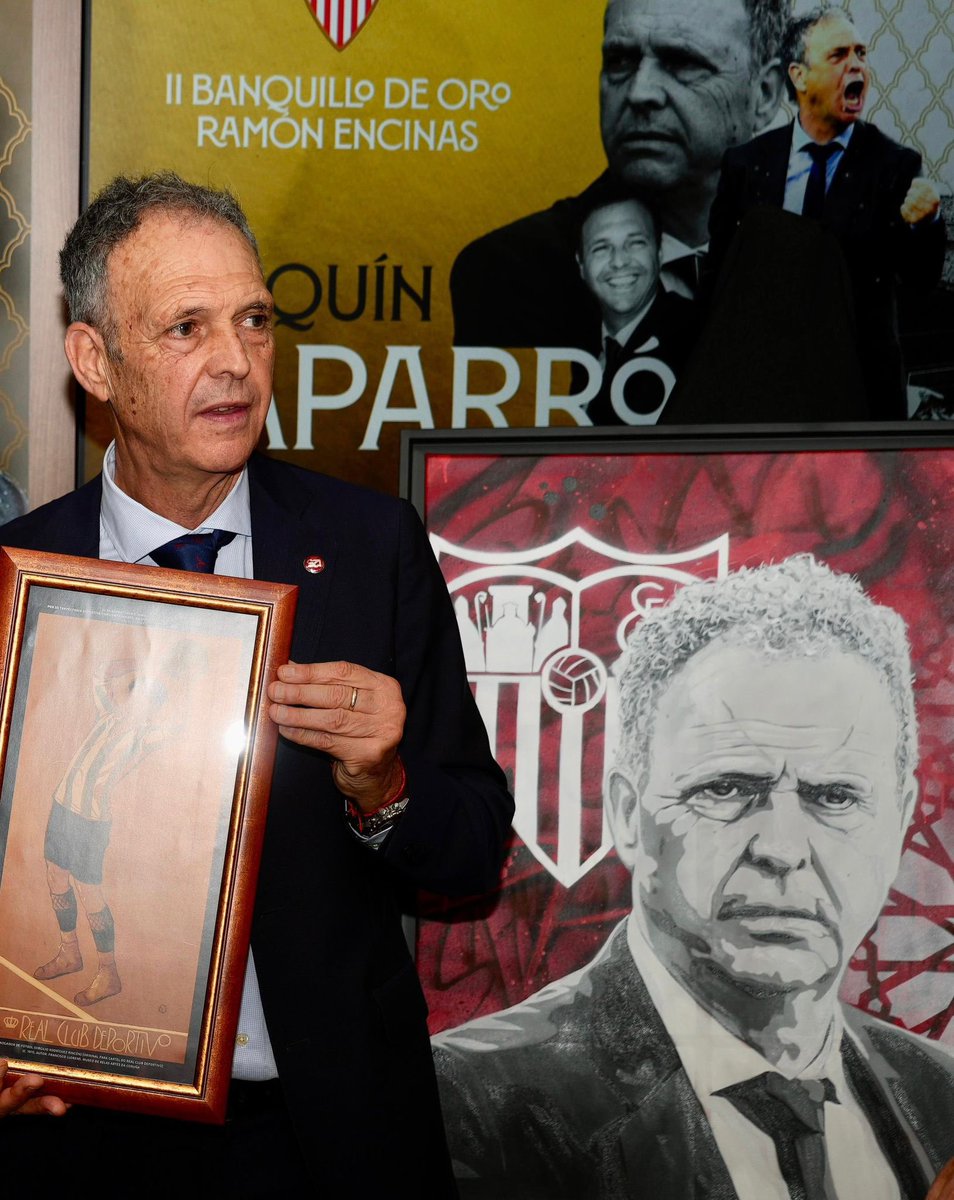 RCDeportivo's tweet photo. Parabéns @JoaquinCaparros polo merecido recoñecemento á túa brillante traxectoria, que tamén deixou pegada no noso #Dépor. 

Un pracer ter participado co @SevillaFC nunha homenaxe chea de emocións na que lle trasladamos e recibimos todo o cariño do clube sevillista. Grazas!💙 https://t.co/1unGu4Bo62
