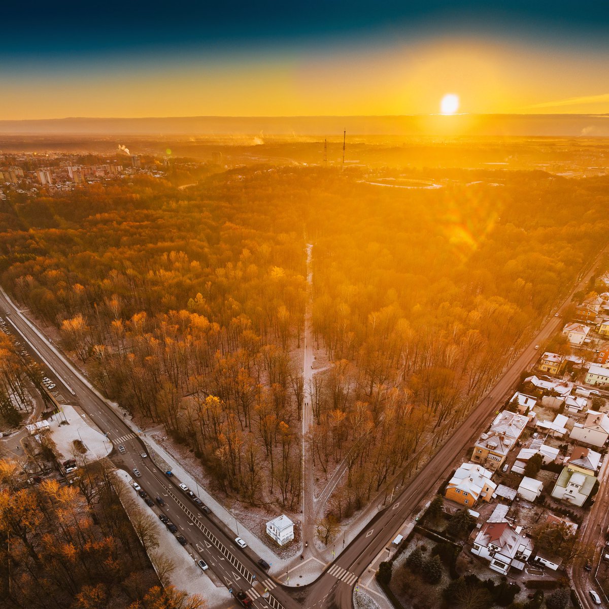 NejauNet's tweet photo. #Kaunas #Lithuania #Lietuva #dronas #Mavic3 #mavic3pro #drone #kaunastic #kaunasaerial #autumn2023 #djimavic3pro #ruduo #hasselblad #hasselbladdrone #azuolynas https://t.co/otznt2Zw62