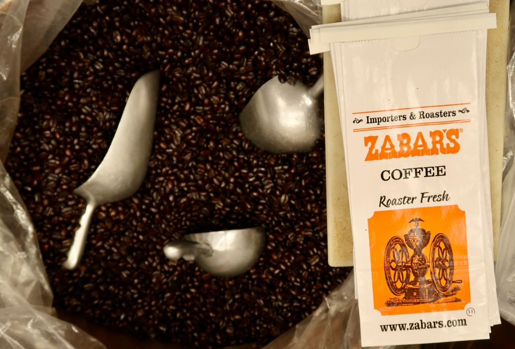 ZabarsIsNY's tweet photo. Store Thanksgiving Day hours: 8 AM-5 PM! We're open 365 days a year. Come in and get kitchen prep tools, last minute sides, meals, desserts &amp; more! #openthanksgiving #zabarsisny #zabars #uws #nyc https://t.co/HdEmIAG3Ax