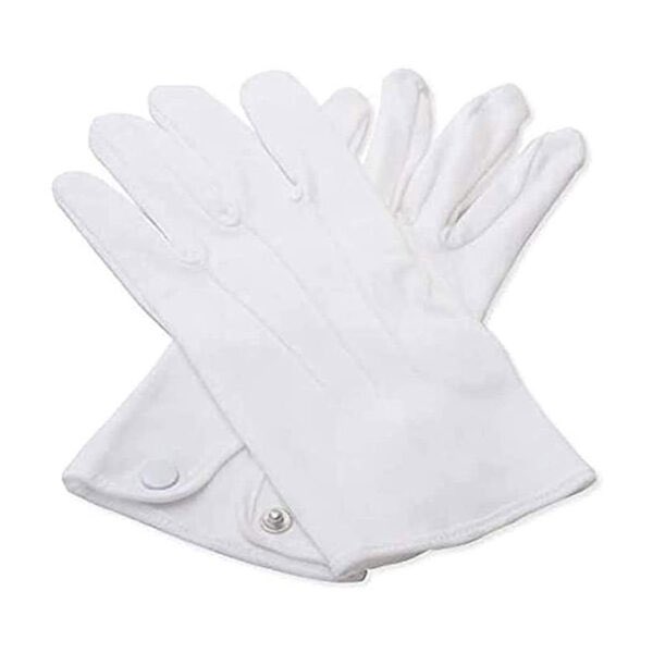 OnTheSquareCo's tweet photo. Ever wondered why #Freemasons wear white gloves? It's a symbol of purity and equality, reminding members that actions should be clean and without stain. This age-old tradition links to the historical use by stonemasons to protect their hands. A mix of practicality and principle! https://t.co/eBrEFqVuwd