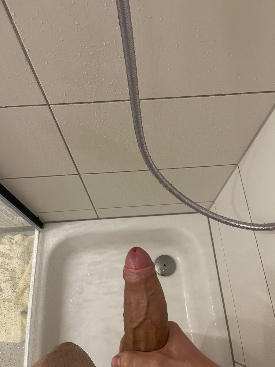 Hotboy1719cm's tweet photo. Who want to shower with me? https://t.co/qx0t5wotms
