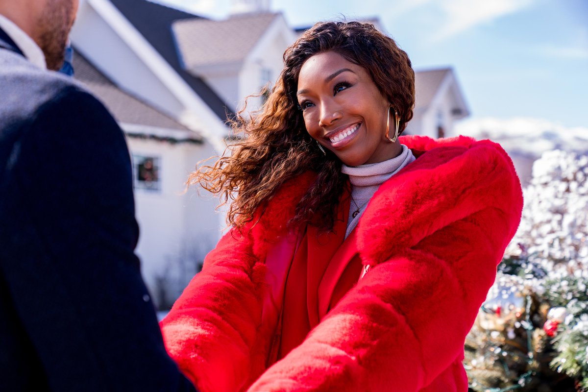 netflix's tweet photo. cannot believe brandy invented the holiday spirit https://t.co/HBaKDseXyT
