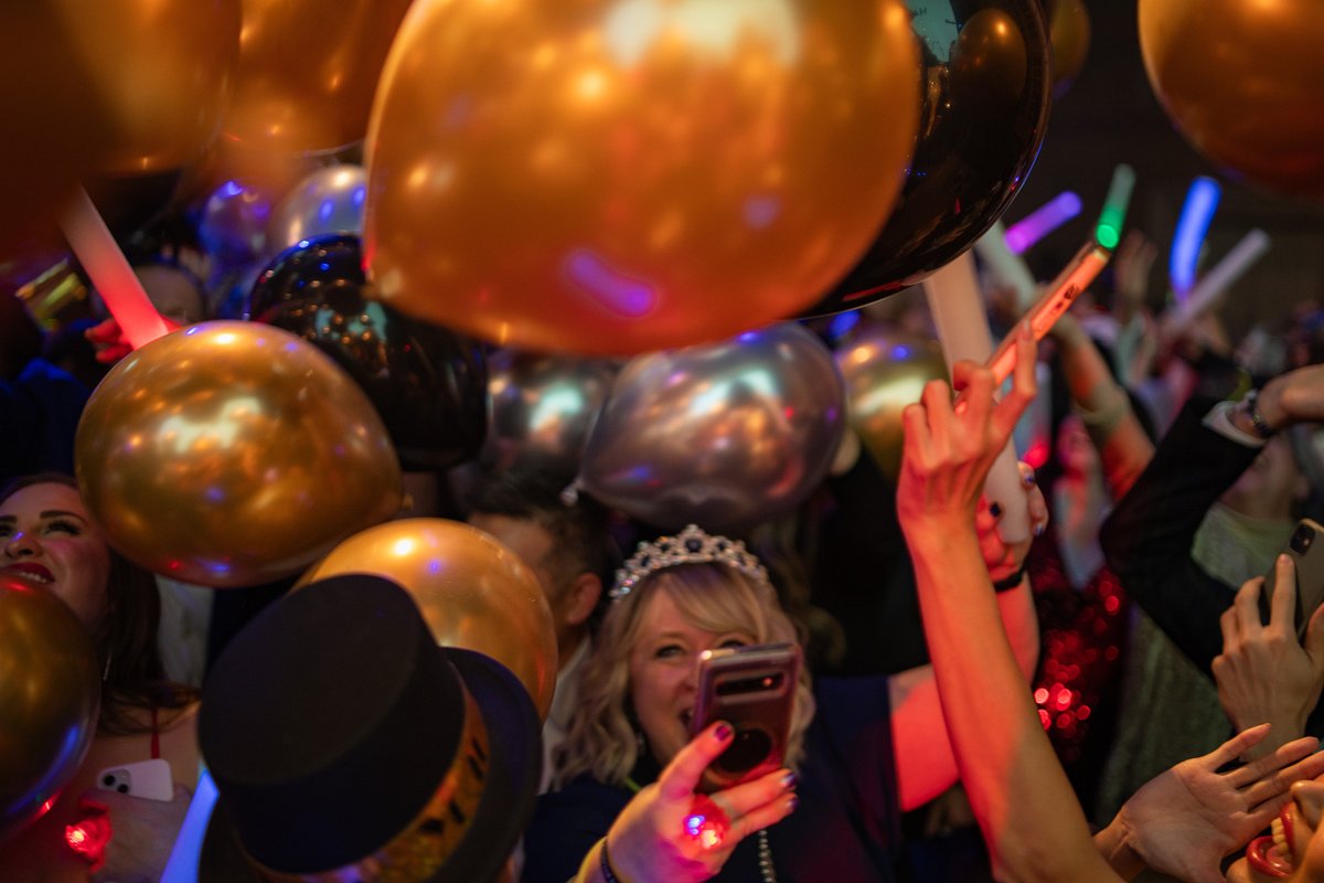 Champagne_Ball's tweet image. The Holidays are officially upon us! Plan to finish the season strong, get your #ChampagneBall tickets now! Say "farewell, 2023" at the Portland Art Museum in 2 ballrooms, a giant video countdown + our new feature: The CB Karaoke Lounge!  Visit champagneball.com