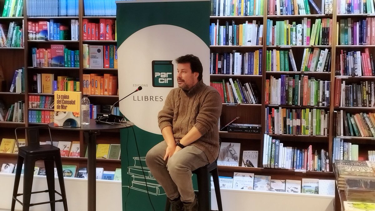 Presentació del llibre "La cuina del Consolat del Mar" a la #LlibreriaParcir #Manresa <a href="/RestSergideMeia/">Sergi de Meià</a> #SlowFoodCatalunyaCentral <a href="/SlowFoodCat/">Slow Food Catalunya</a> <a href="/proper_cat/">proper</a>